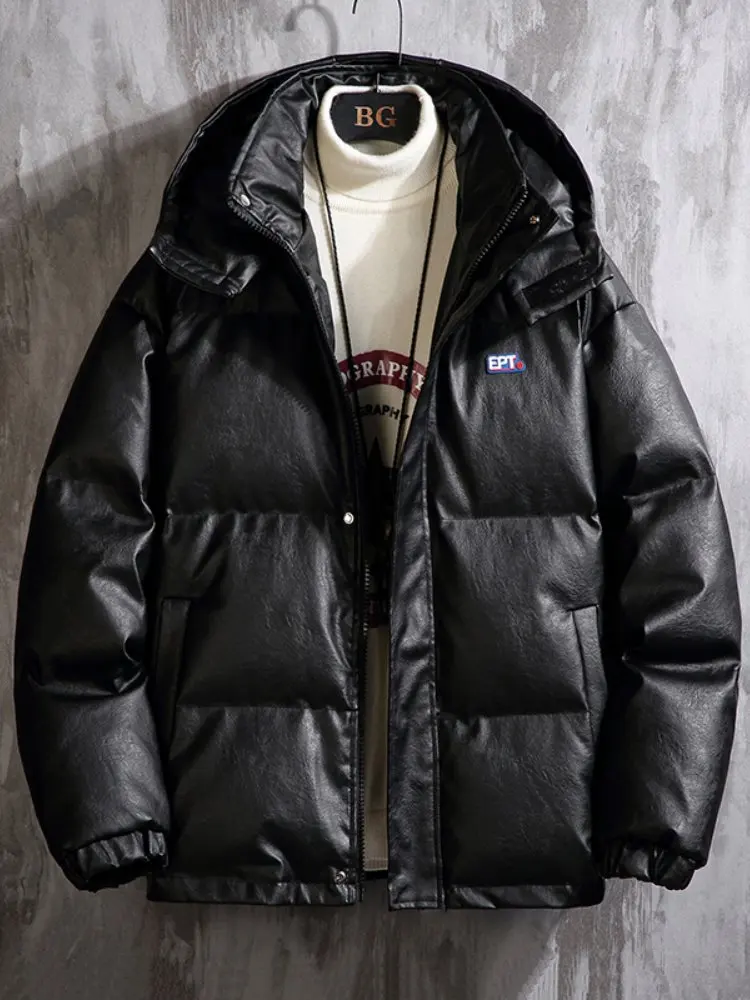 Мужская зимняя утепленная куртка из искусственной кожи с капюшоном, американский бренд, стильная, премиум-класса, с хлопковым наполнителем
Мужская зимняя утепленная куртка из искусственной кожи с капюшоном, американский бренд, стильная, премиум-класса, с хлопковым наполнителем