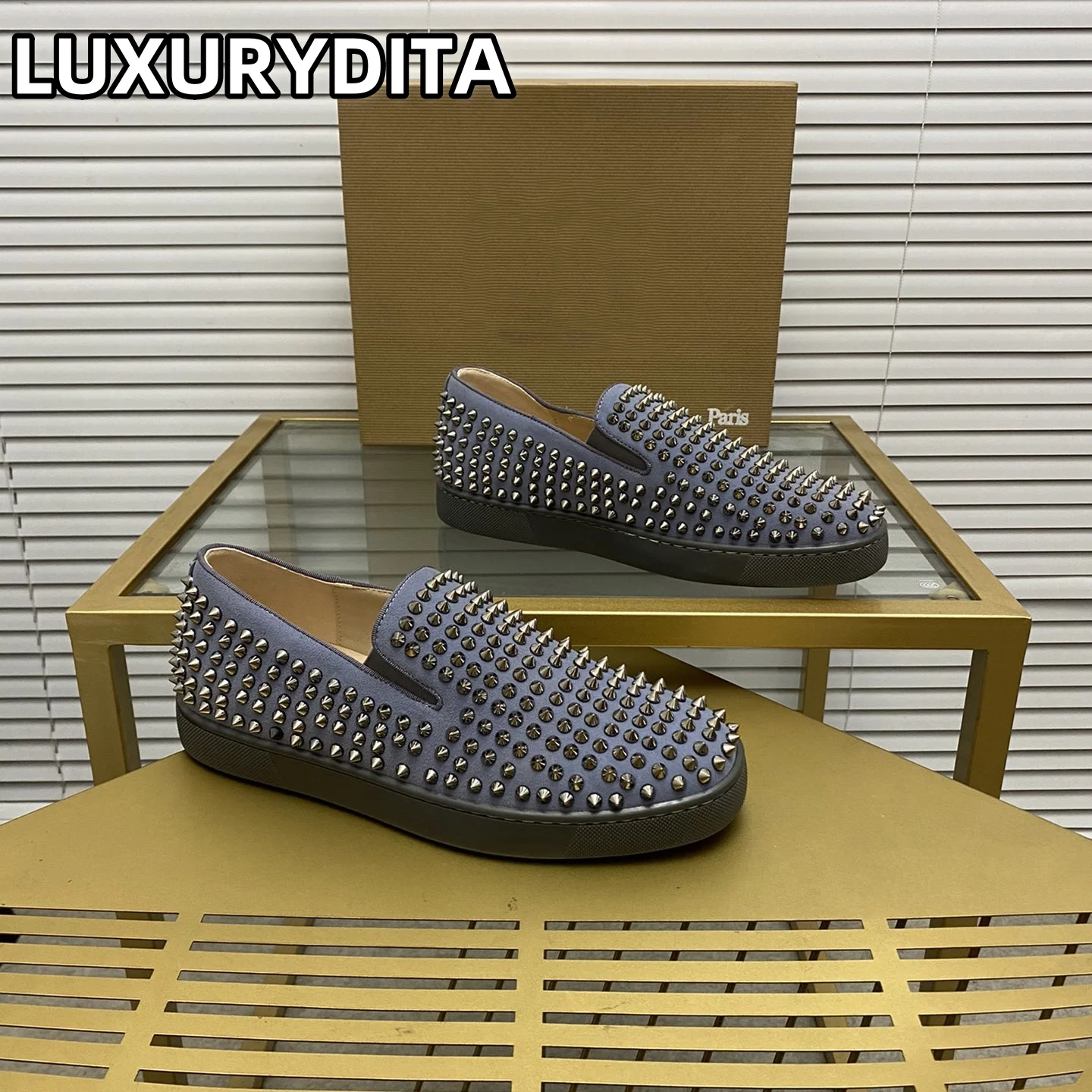 Top Quality Womens Trendy Casual Tennis Shoes Luxury Mens Real Leather Sneakers 35-48 Designr Rivet Red Soled Lovers Shoes M0032
Top Quality Womens Trendy Casual Tennis Shoes Luxury Mens Real Leather Sneakers 35-48 Designr Rivet Red Soled Lovers Shoes M0032
