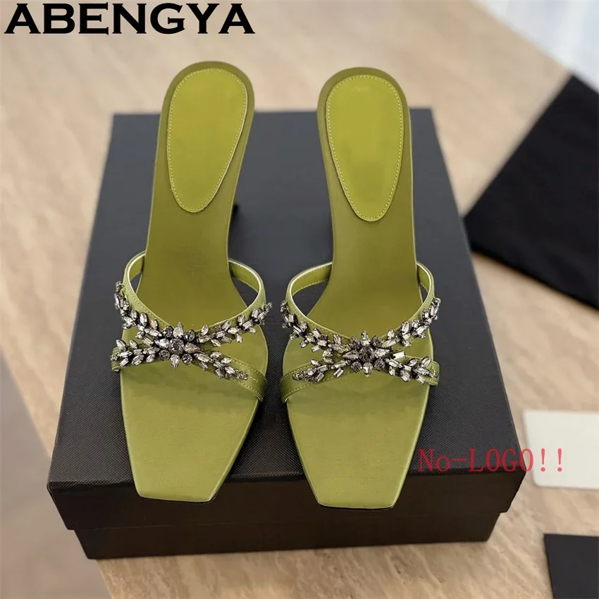 ABENGYA Summer New Crystal Thin High Heel Slippers Women Open Toe Gladiator Dress Party Shoes Sexy Rhinestone Sandalias de mujer
ABENGYA Summer New Crystal Thin High Heel Slippers Women Open Toe Gladiator Dress Party Shoes Sexy Rhinestone Sandalias de mujer