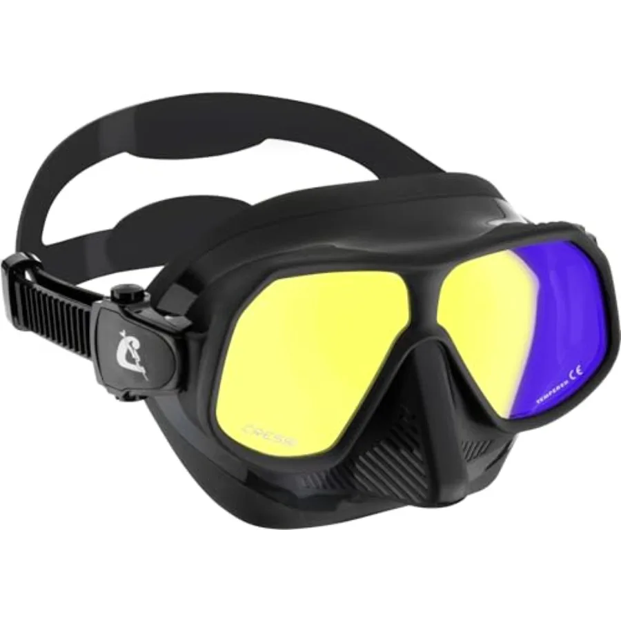 Spearfishing and freediving mask: lightweight frameless design, narrow fit, flexible yet sturdy rombo shape, matte black finish
Spearfishing and freediving mask: lightweight frameless design, narrow fit, flexible yet sturdy rombo shape, matte black finish