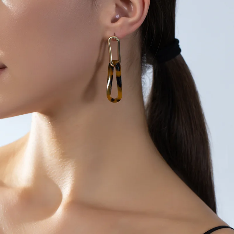 DIY accessories Cross-border hot-selling acetic acid earrings, tortoiseshell flower shell-shaped earrings, European and American
DIY accessories Cross-border hot-selling acetic acid earrings, tortoiseshell flower shell-shaped earrings, European and American