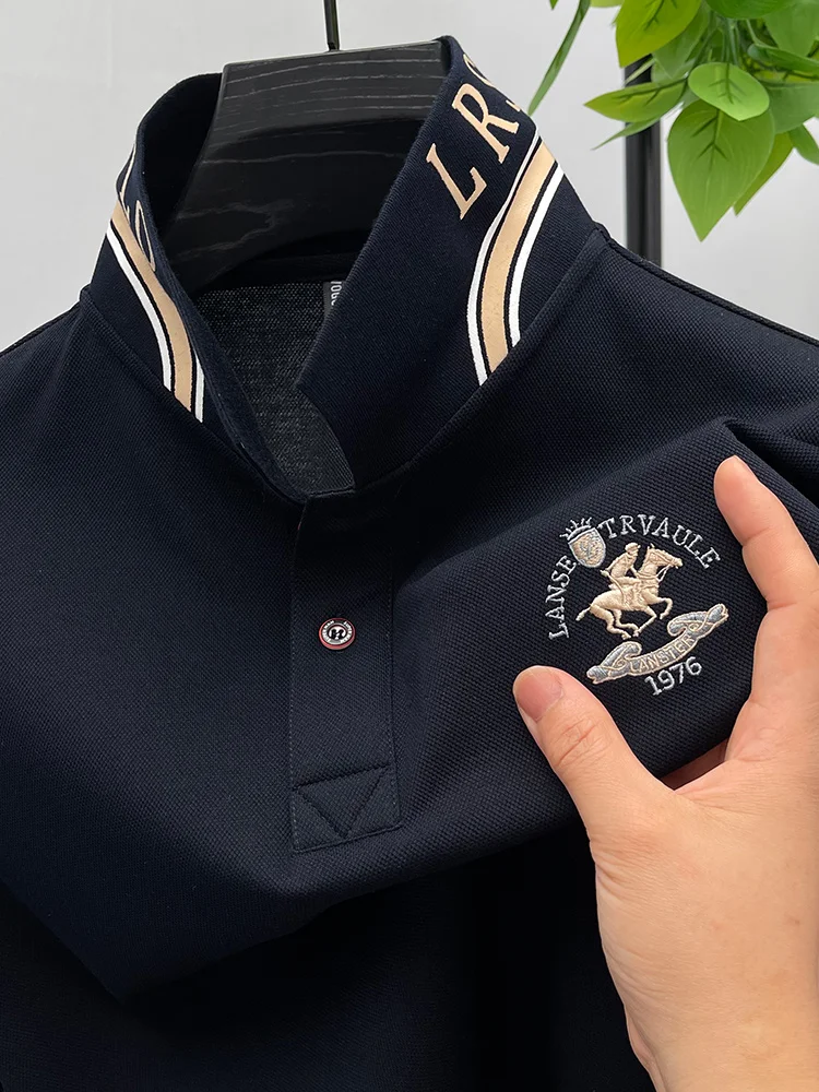 Дизайнерская брендовая элитная мужская рубашка-поло с лацканами и вышивкой лошади, новая летняя футболка с короткими рукавами, деловая модная тенденция, мужская одежда
Дизайнерская брендовая элитная мужская рубашка-поло с лацканами и вышивкой лошади, новая летняя футболка с короткими рукавами, деловая модная тенденция, мужская одежда