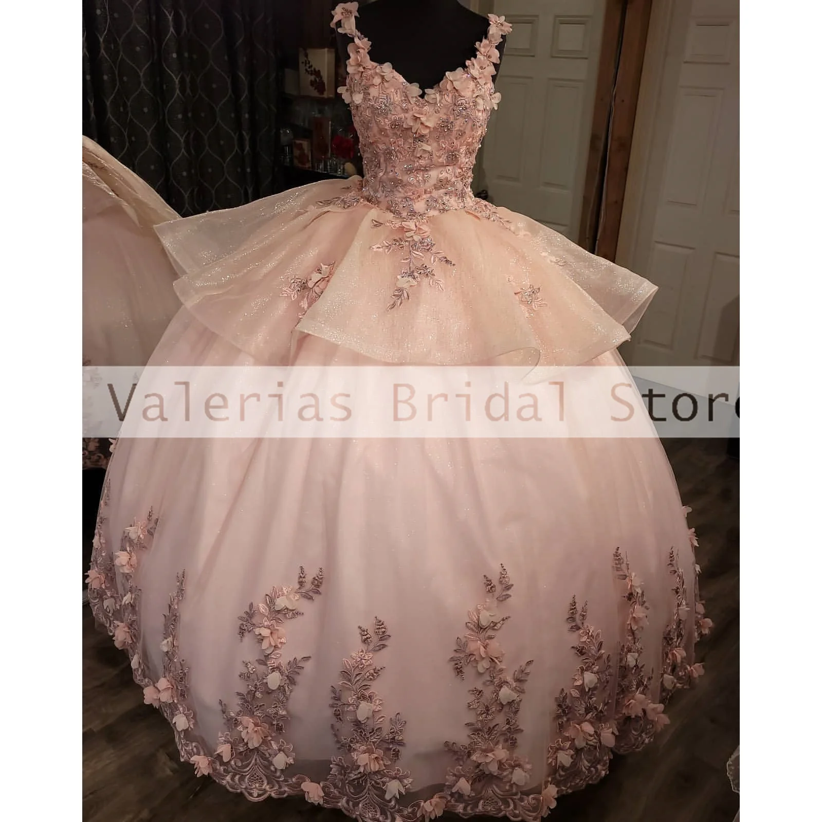 New Pink Quinceanera Dress Ball Gown Sweet 16 Dresses Appliques Beads Ruffles Formal Evening Gonws Vestidos De 15 Quinceañera
New Pink Quinceanera Dress Ball Gown Sweet 16 Dresses Appliques Beads Ruffles Formal Evening Gonws Vestidos De 15 Quinceañera