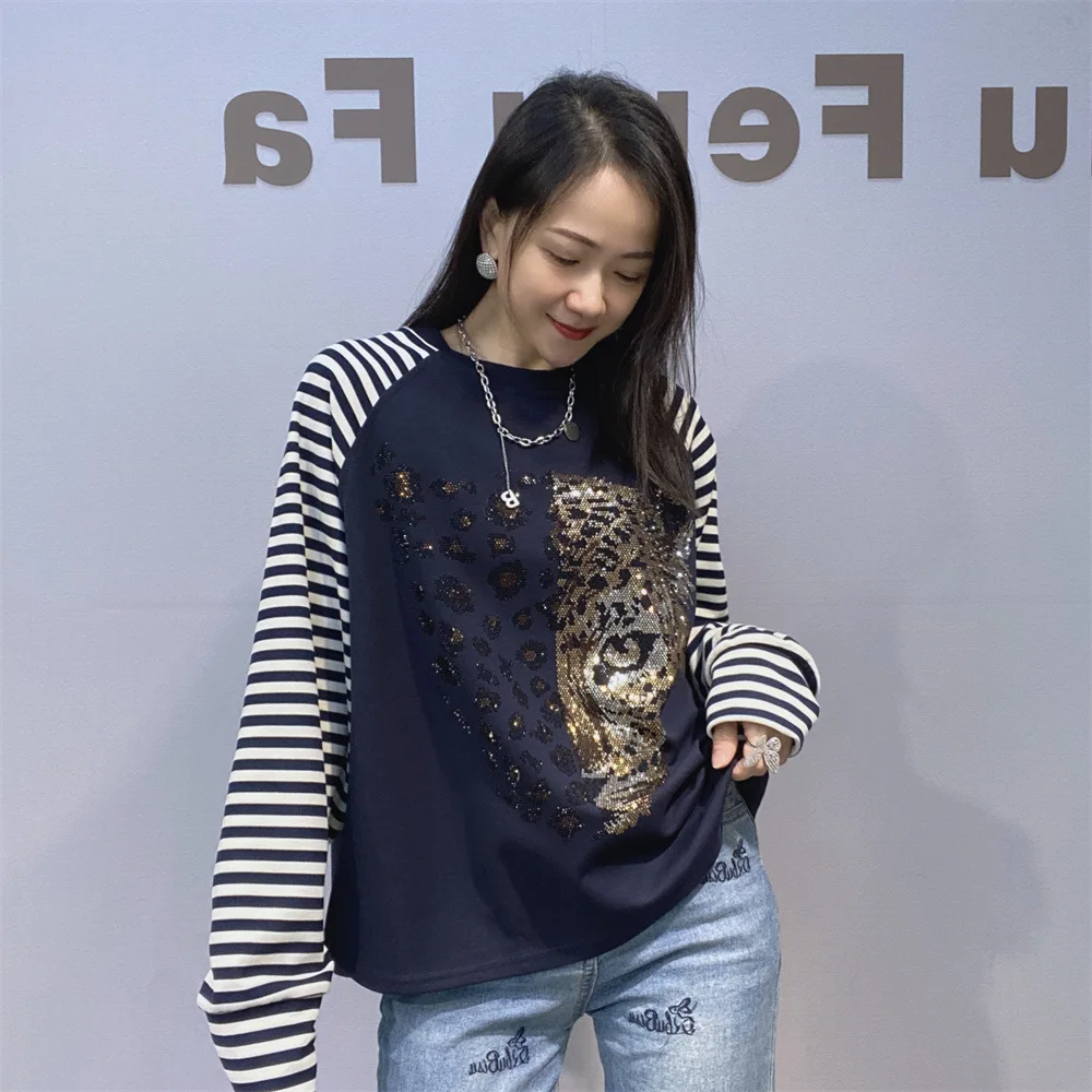 Colorblock Black White Stripes Long Sleeve Women T-shirt Oversize O-neck Pullover Top Shiny Hot Drilling Casual Cotton Tees
Colorblock Black White Stripes Long Sleeve Women T-shirt Oversize O-neck Pullover Top Shiny Hot Drilling Casual Cotton Tees