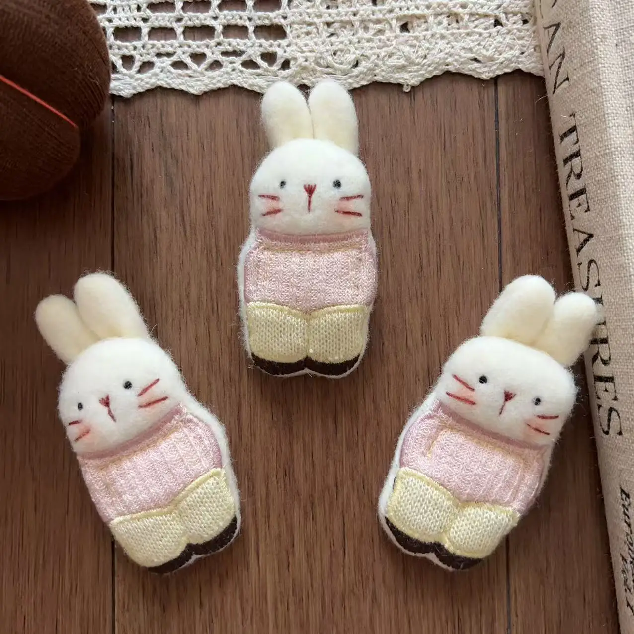 Soft Stuffed Pink Rabbit Plush DIY Brooch Hair Pin for Shoes Hat Bag Clothing Embellishment Sweet Cute
Soft Stuffed Pink Rabbit Plush DIY Brooch Hair Pin for Shoes Hat Bag Clothing Embellishment Sweet Cute