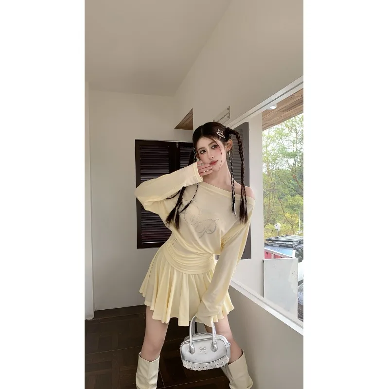 Kumikumi Summer Slimming Long Sleeve Thin T-Shirt Women's Fashion Set with Glitter Half Skirt Short Skirt Two-Piece Set
Kumikumi Summer Slimming Long Sleeve Thin T-Shirt Women's Fashion Set with Glitter Half Skirt Short Skirt Two-Piece Set
