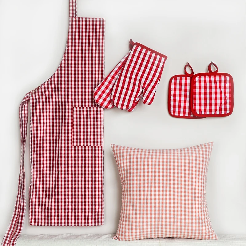Heat Resistant Kitchen 100% Cotton Plaid Pattern Chef Cooking Apron Kitchen Oven Mitt and Pot Holder 4pcs Set with Throw Pillow
Heat Resistant Kitchen 100% Cotton Plaid Pattern Chef Cooking Apron Kitchen Oven Mitt and Pot Holder 4pcs Set with Throw Pillow
