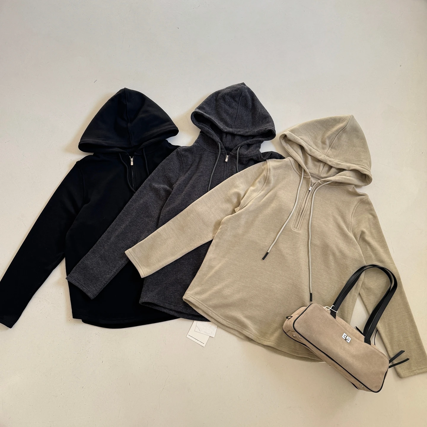 Женская повседневная универсальная толстовка с капюшоном на молнии Rose Sister больших размеров, корейский стиль, из полиэстеровой смеси, с длинными рукавами, для ранней весны
Женская повседневная универсальная толстовка с капюшоном на молнии Rose Sister больших размеров, корейский стиль, из полиэстеровой смеси, с длинными рукавами, для ранней весны