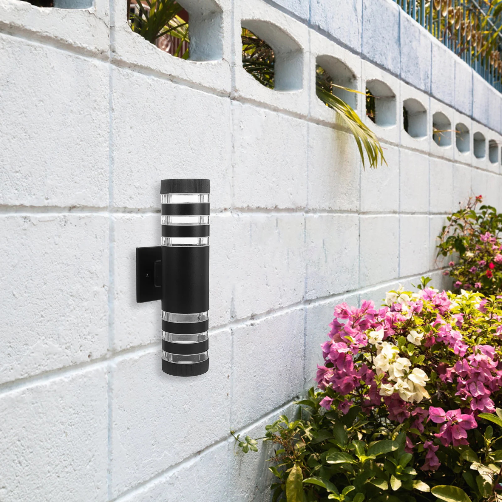 Waterproof Outdoor LED Wall Light for Garden Courtyard Doorway Easy Install E27 Bulb Holder Durable Illumination
Waterproof Outdoor LED Wall Light for Garden Courtyard Doorway Easy Install E27 Bulb Holder Durable Illumination