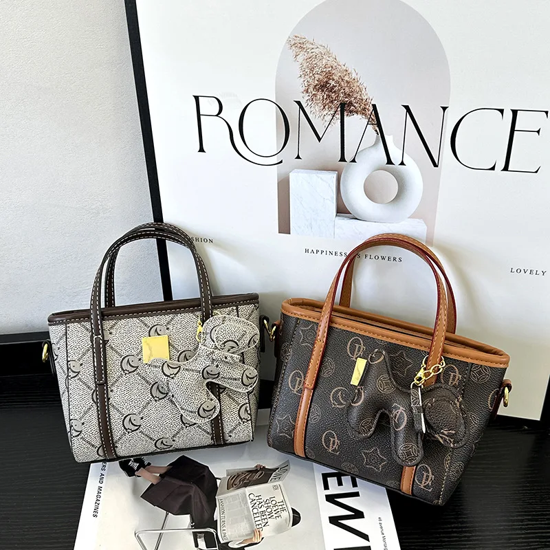 SS 2025 Premium Shoulder Crossbody Bag Women's Hand Carry Chic Niche Purse
SS 2025 Premium Shoulder Crossbody Bag Women's Hand Carry Chic Niche Purse