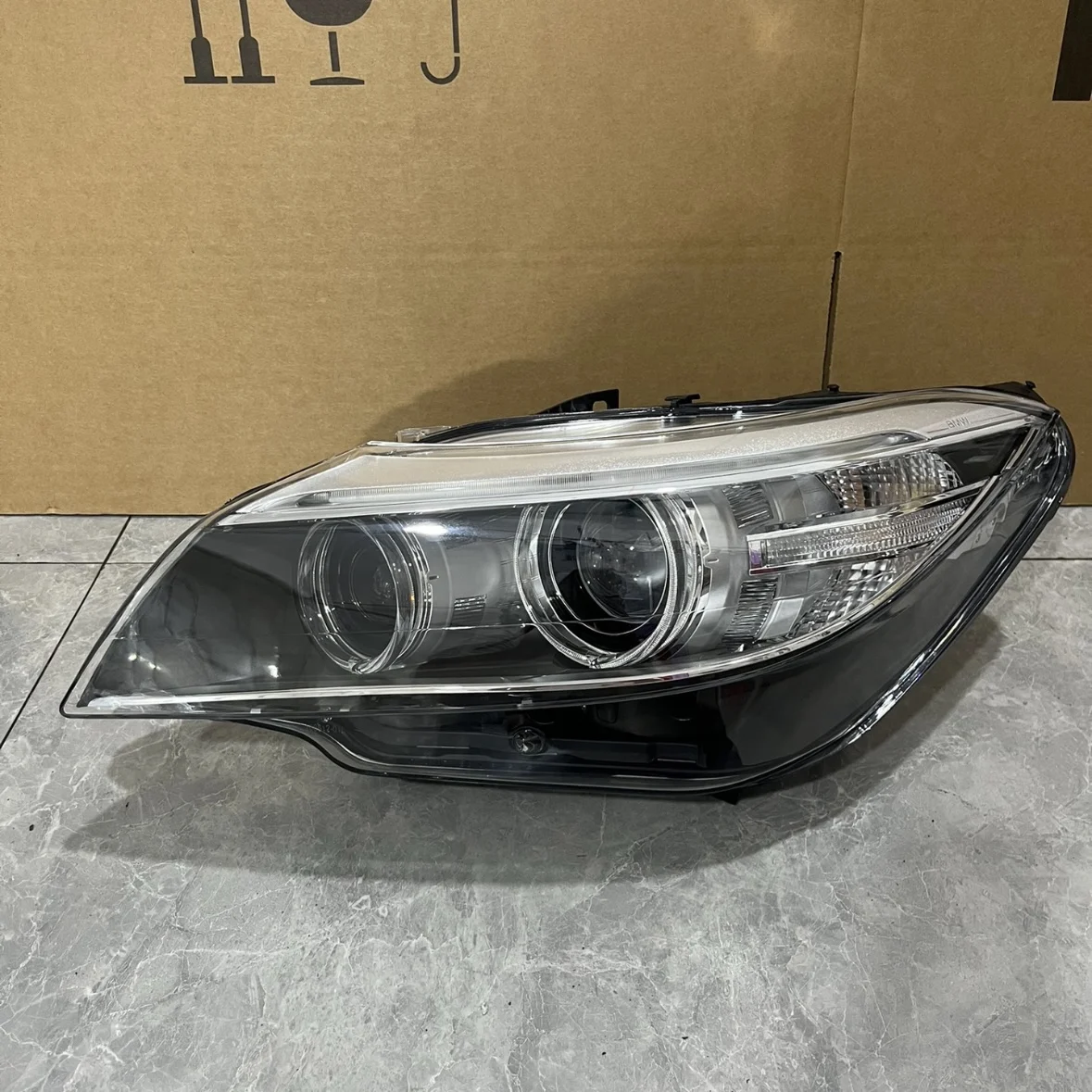 Подходит для фар BMW Z4 2013-2017 BMW E89 Фара E89 Lci Z4 Ксеноновая фара с и без AFS Европейская версия для замены
Подходит для фар BMW Z4 2013-2017 BMW E89 Фара E89 Lci Z4 Ксеноновая фара с и без AFS Европейская версия для замены