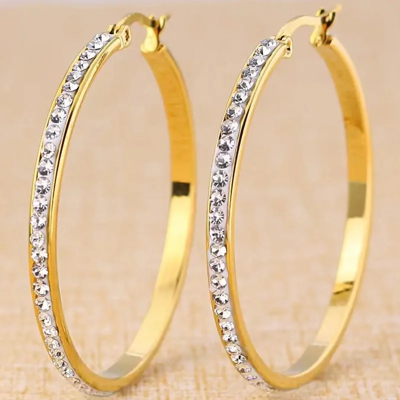 Модные и универсальные круглые большие серьги из нержавеющей стали с бриллиантами 
Модные и универсальные круглые большие серьги из нержавеющей стали с бриллиантами