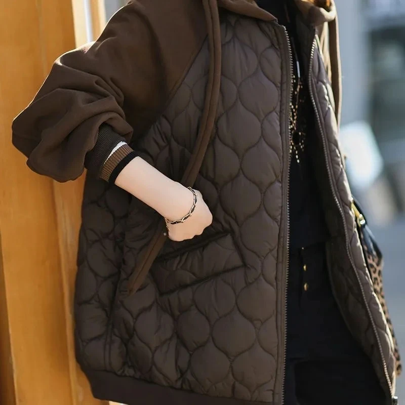 Down Cotton Jacket 2022 Autumn Winter New Fashion Loose Casual Padded Coat Female Large Size Hooded Plus Velvet Light Parkas
Down Cotton Jacket 2022 Autumn Winter New Fashion Loose Casual Padded Coat Female Large Size Hooded Plus Velvet Light Parkas