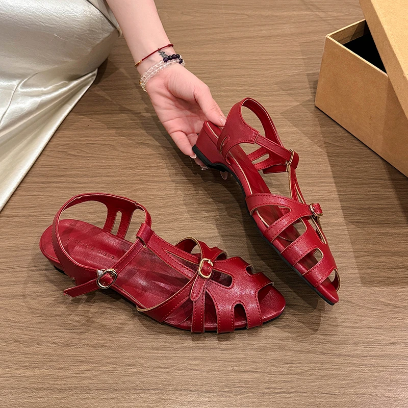 French Retro Hollow Baotou Sandals Women's Summer New Lightweight Block Heel Holiday Style Versatile Soft Sole Roman Shoes
French Retro Hollow Baotou Sandals Women's Summer New Lightweight Block Heel Holiday Style Versatile Soft Sole Roman Shoes