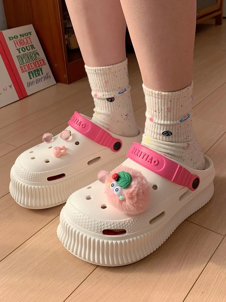 Cute Plush Toy Hole Shoes Garden Shoes Women's Fashion Outwear Tall Thick Sole Slippers Summer Hollow Out Sandals
Cute Plush Toy Hole Shoes Garden Shoes Women's Fashion Outwear Tall Thick Sole Slippers Summer Hollow Out Sandals