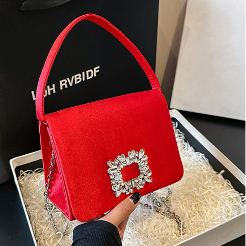 New diamond studded eveing bag fashion nylon fabric simple shoulder bag chain casual crossbody bag
New diamond studded eveing bag fashion nylon fabric simple shoulder bag chain casual crossbody bag