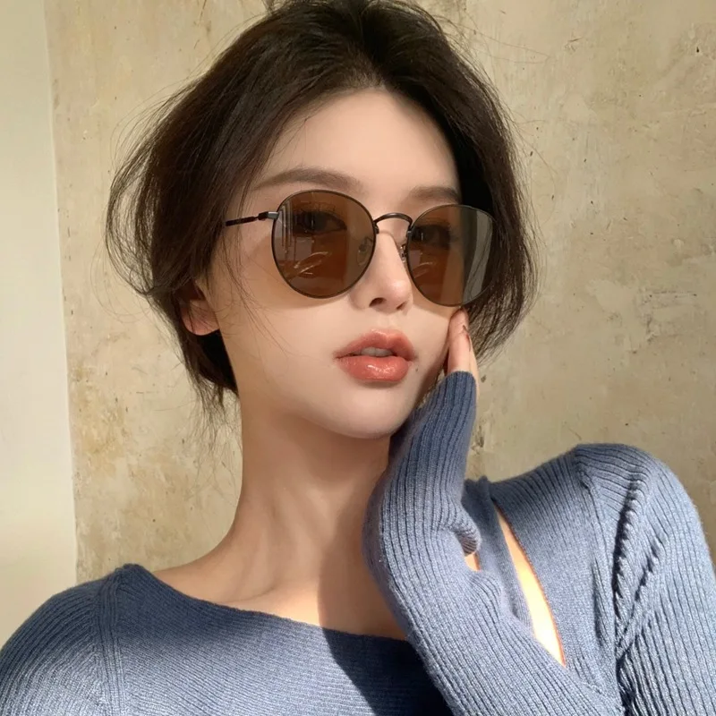 Korean Retro Round Sunglasses Women Cool Street Shot Sunshade Glasses Dustproof Windproof Riding Glasses UV400 Sunglasses Men
Korean Retro Round Sunglasses Women Cool Street Shot Sunshade Glasses Dustproof Windproof Riding Glasses UV400 Sunglasses Men