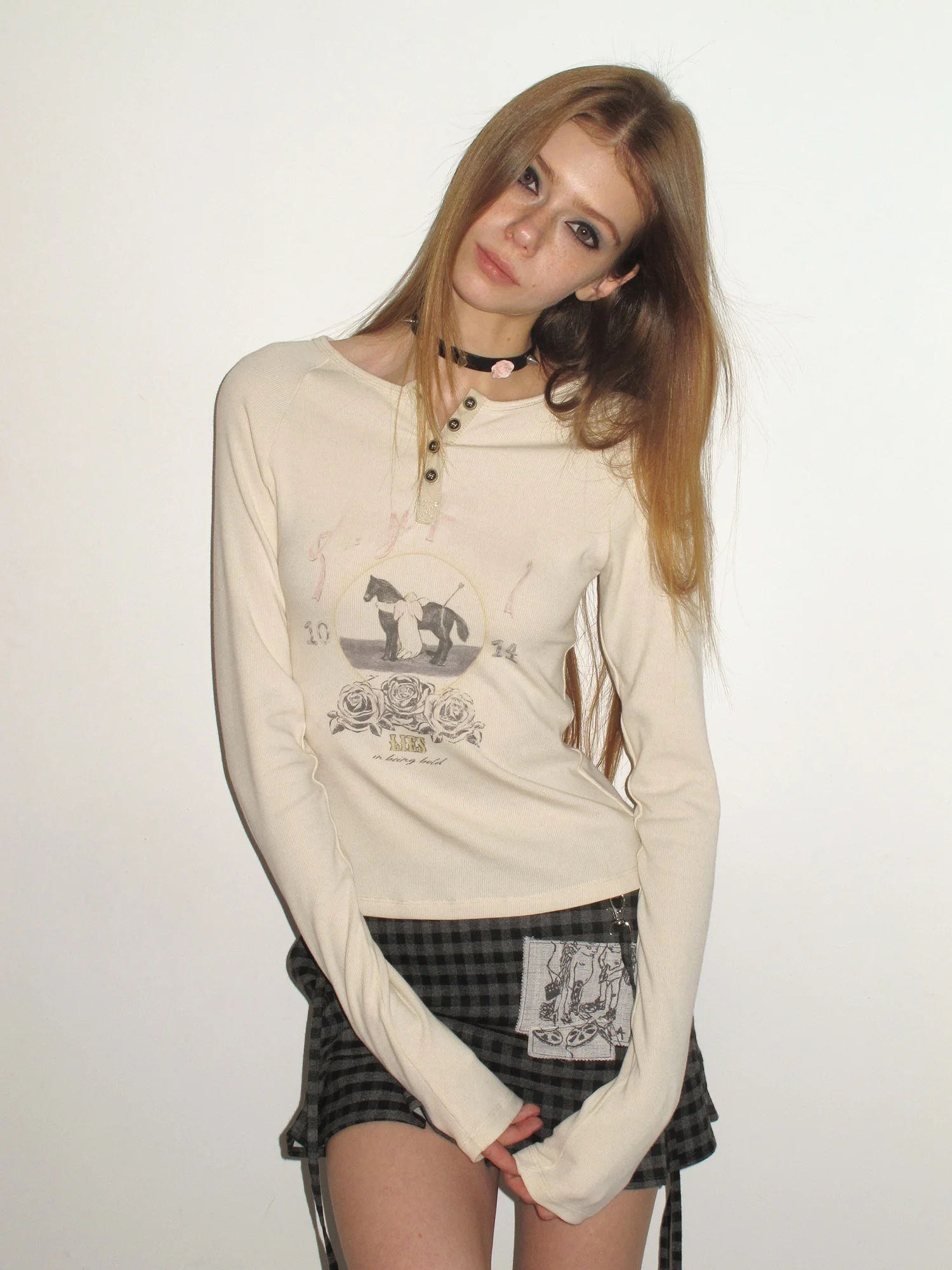 Retro Sle Slim Fit Long Sve round Ne T-irt Pattern Cotton Top for Women Vintage Look Faionable Casual Wear
Retro Sle Slim Fit Long Sve round Ne T-irt Pattern Cotton Top for Women Vintage Look Faionable Casual Wear