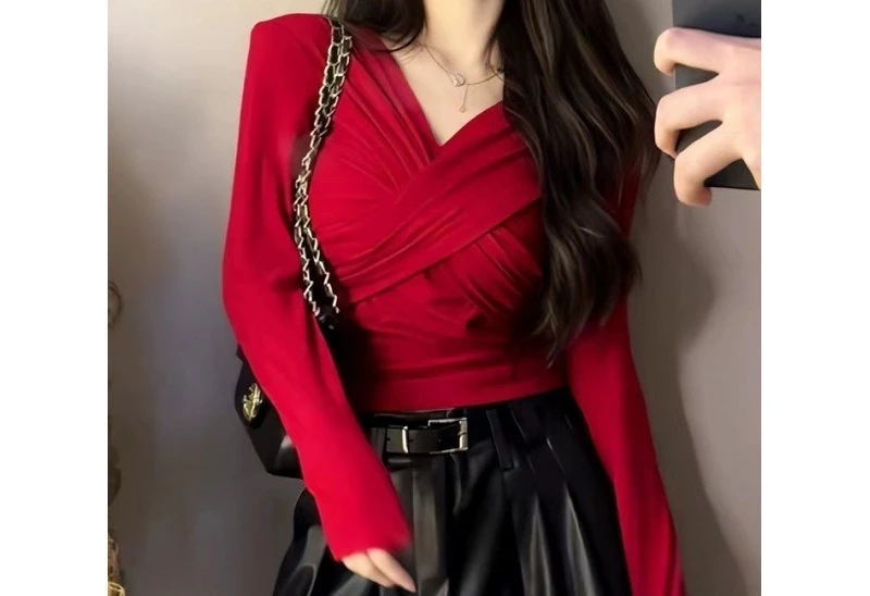 Autumn V-neck Slim Fit T-shirt Women's Long Sleeved Waist Cinched Base Shirt Short Top
Autumn V-neck Slim Fit T-shirt Women's Long Sleeved Waist Cinched Base Shirt Short Top