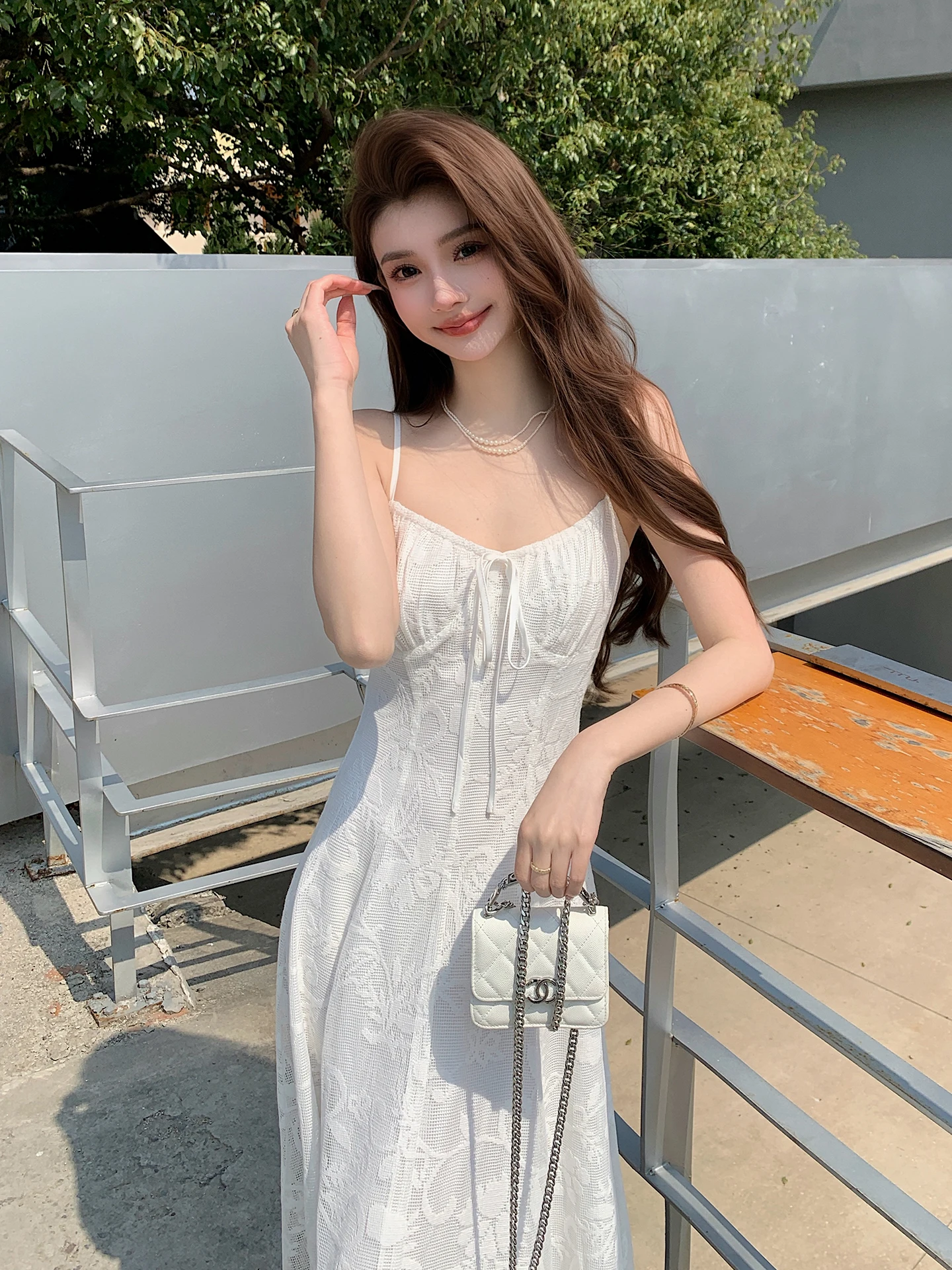 Elegant White Embroidered Lace Dress Women's Summer Slimming Midi Dress French Style Netting Splice Gathered Waist Strapless
Elegant White Embroidered Lace Dress Women's Summer Slimming Midi Dress French Style Netting Splice Gathered Waist Strapless