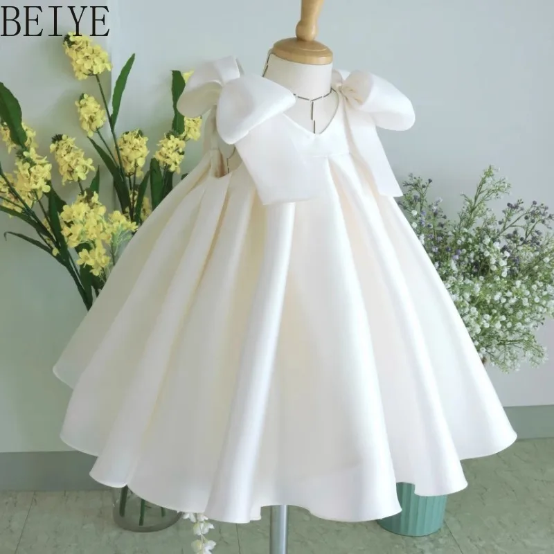 Baby Girl White Satin Dress Kids Bow Shoulder A Line Party Dress Toddler Elegant Wedding Baptism Birthday Formal Dress
Baby Girl White Satin Dress Kids Bow Shoulder A Line Party Dress Toddler Elegant Wedding Baptism Birthday Formal Dress