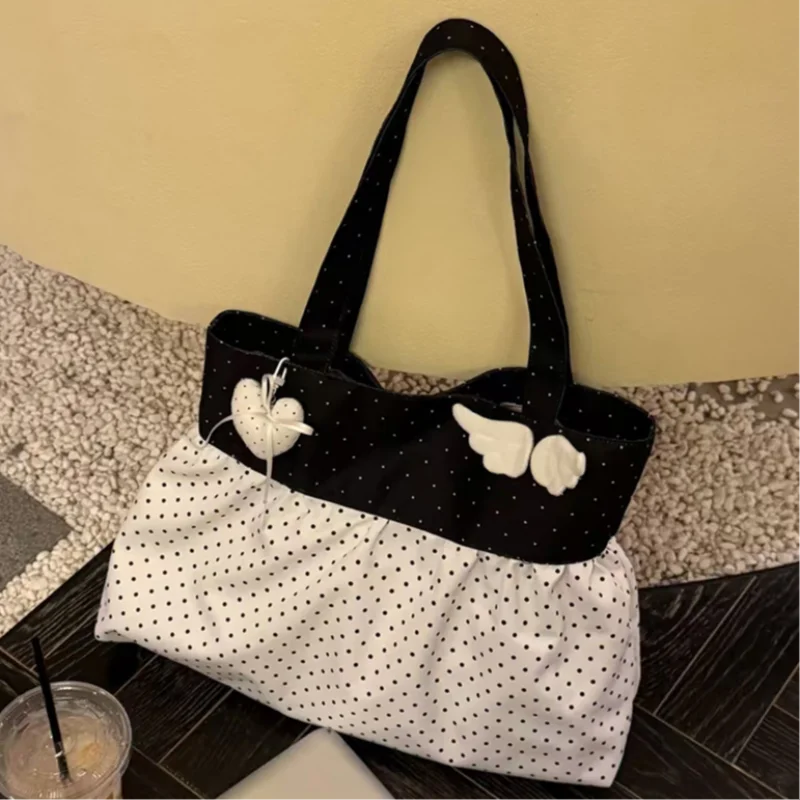Korean Retro Polka Dot Shoulder Bag,with Wing Decor,color-blocked Ruffle Design Large Capacity High-end Sweet Elegant Tote Bags
Korean Retro Polka Dot Shoulder Bag,with Wing Decor,color-blocked Ruffle Design Large Capacity High-end Sweet Elegant Tote Bags