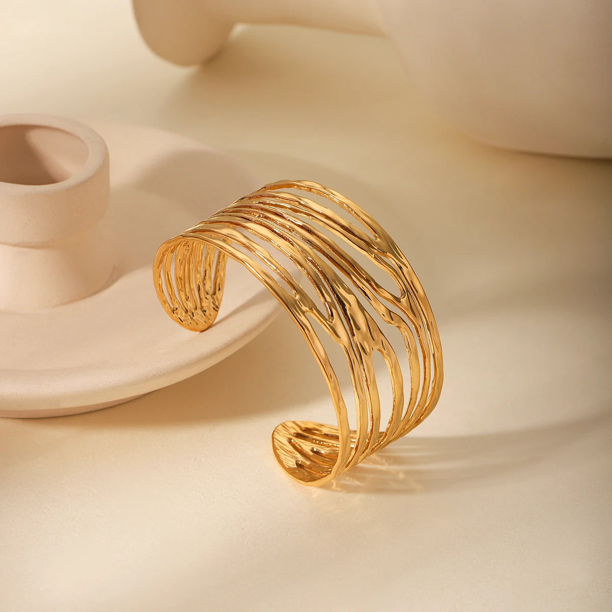 Minimalist Gold Plated Geometric Hollow Bracelet Set Women Multi Layer Open Cuff Bracelet Waterproof Non Fade Fashion Jewelry
Minimalist Gold Plated Geometric Hollow Bracelet Set Women Multi Layer Open Cuff Bracelet Waterproof Non Fade Fashion Jewelry