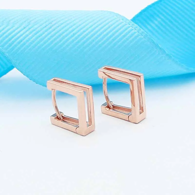Classic Collection 585 Purple Gold Plated 14K Rose Gold Glossy Square Fashion Ear Buckle Earrings for Women Wedding Jewelry
Classic Collection 585 Purple Gold Plated 14K Rose Gold Glossy Square Fashion Ear Buckle Earrings for Women Wedding Jewelry
