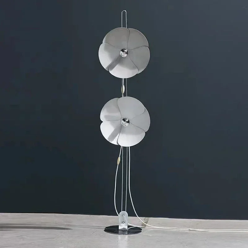Modern Nordic Light Luxury Atmosphere Floor Lamp for Living Room Petal Designer Study Design Bedroom Floor Lamp
Modern Nordic Light Luxury Atmosphere Floor Lamp for Living Room Petal Designer Study Design Bedroom Floor Lamp