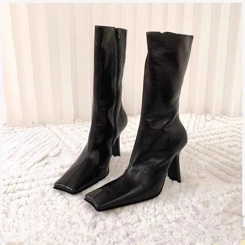 Niche Classic Black Women's Square Toe Shoes Made of Genuine Leather and Elastic Fabric, Mid Heeled Boots, and Mid Heeled Boots
Niche Classic Black Women's Square Toe Shoes Made of Genuine Leather and Elastic Fabric, Mid Heeled Boots, and Mid Heeled Boots