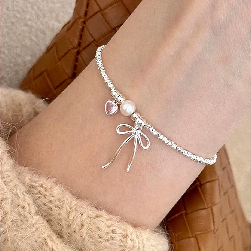 925 Sterling Silver Pearl Bracelets For Women Girls Vintage Korean Pink Love Bow Chain Bracelet Luxury Original Party Jewelry
925 Sterling Silver Pearl Bracelets For Women Girls Vintage Korean Pink Love Bow Chain Bracelet Luxury Original Party Jewelry