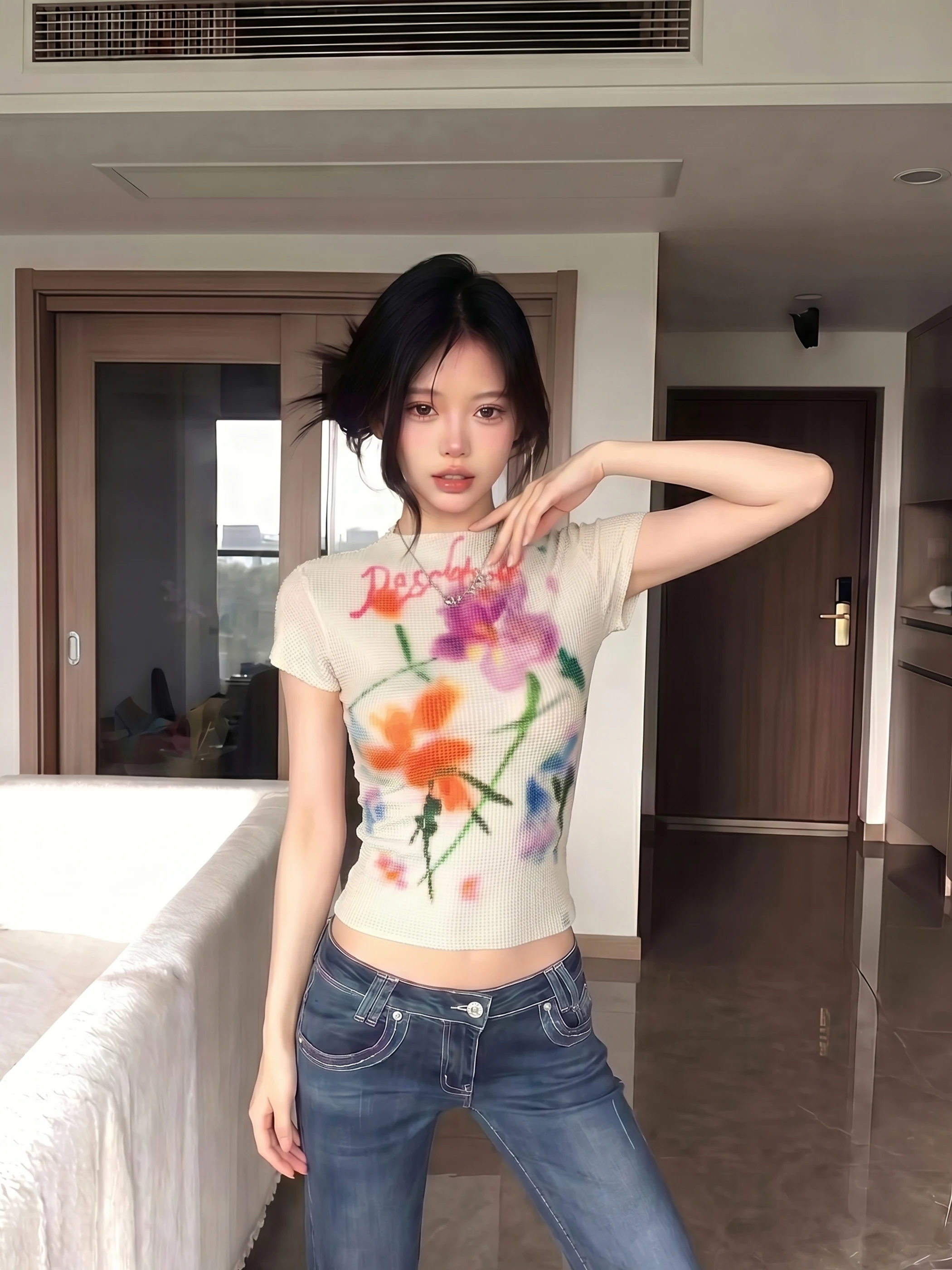 American Retro Floral Print T-Shirt Women's Short Sleeve Slim Fit Casual Style Spring Summer New Arrival Hot Girl Top
American Retro Floral Print T-Shirt Women's Short Sleeve Slim Fit Casual Style Spring Summer New Arrival Hot Girl Top
