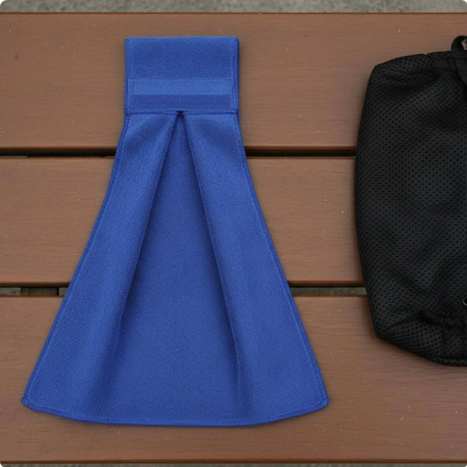 Hook-and-Loop Sports Towel Sweat Absorbent Quarterback Towel Portable Quick Dry for Athletes
Hook-and-Loop Sports Towel Sweat Absorbent Quarterback Towel Portable Quick Dry for Athletes