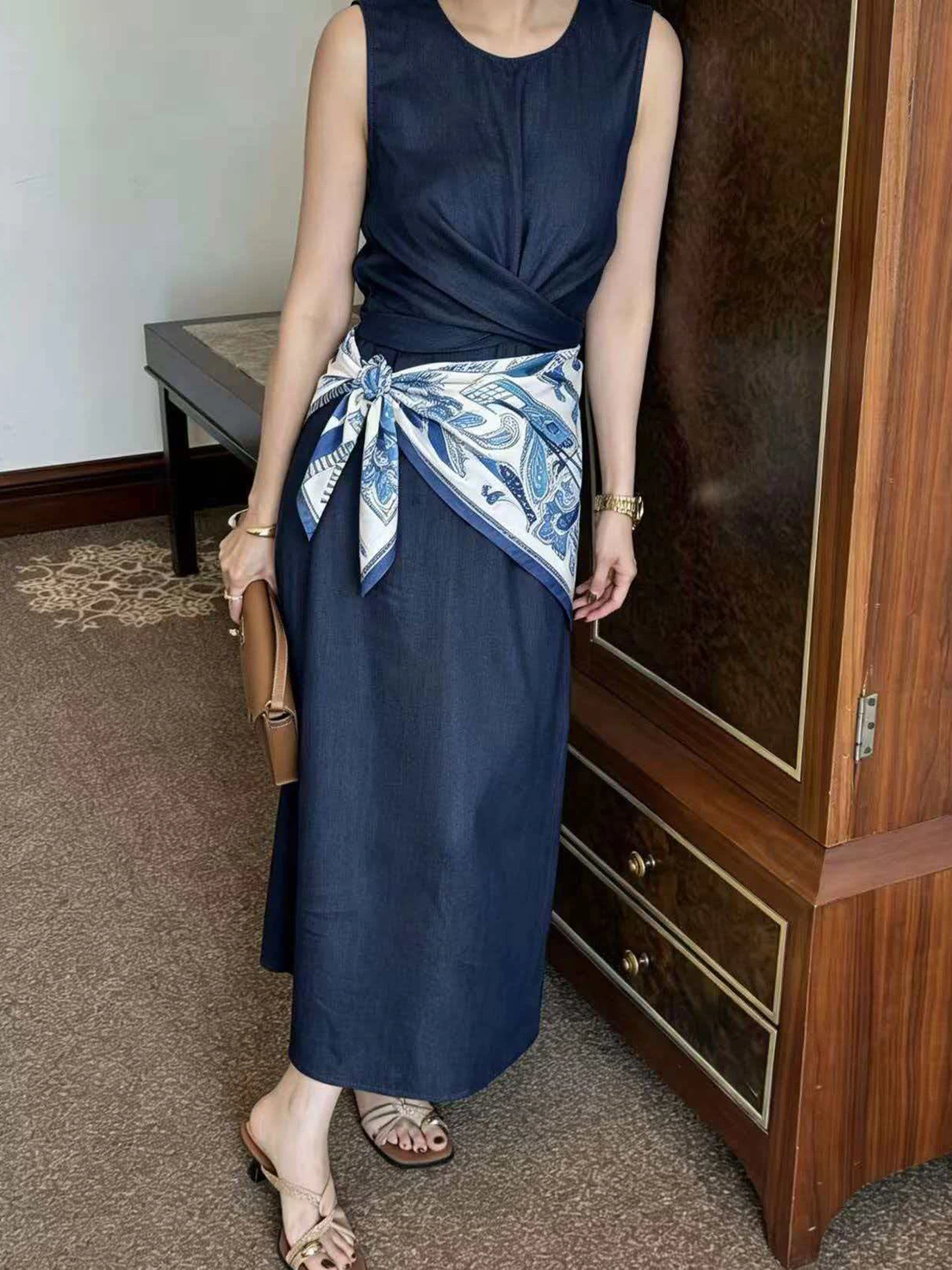 Elegant Summer New Arrival Women's Dress round Neck Sleeveless Asymmetrical Waist Belt Silk Scarf Long Skirt Casual Travel Daily
Elegant Summer New Arrival Women's Dress round Neck Sleeveless Asymmetrical Waist Belt Silk Scarf Long Skirt Casual Travel Daily