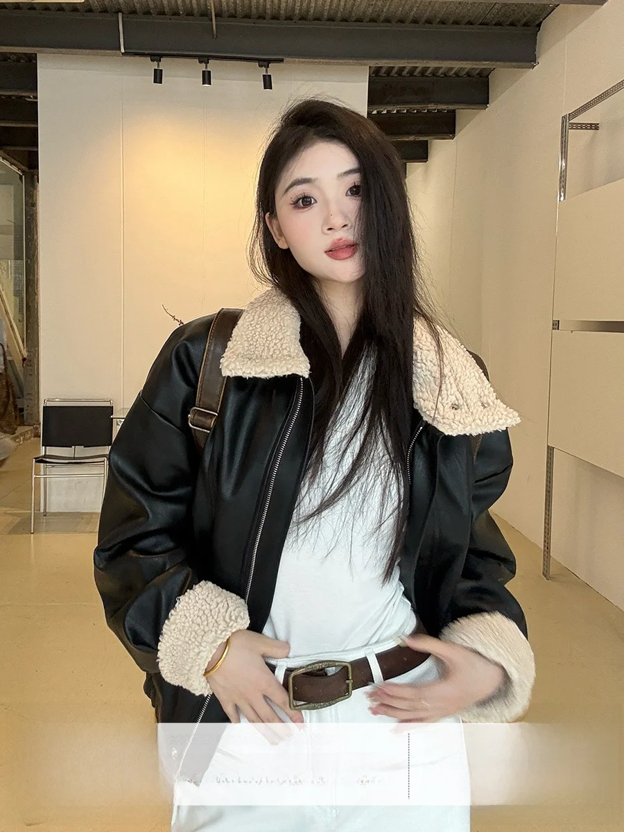 Женская джинсовая куртка из меха ягненка с оранжевым деревом и уличной молнией, свободная посадка, длинная байкерская кожаная куртка све, осень-зима
Женская джинсовая куртка из меха ягненка с оранжевым деревом и уличной молнией, свободная посадка, длинная байкерская кожаная куртка све, осень-зима