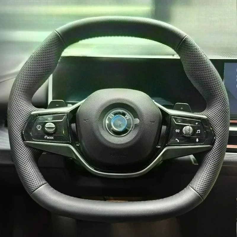Hand-stitched non-slip wear-resistant black leather steering wheel cover For BMW G68 i5 X3 iX3 G48 i7 G70 X5 G05 LCI X6 G06 LCI
Hand-stitched non-slip wear-resistant black leather steering wheel cover For BMW G68 i5 X3 iX3 G48 i7 G70 X5 G05 LCI X6 G06 LCI