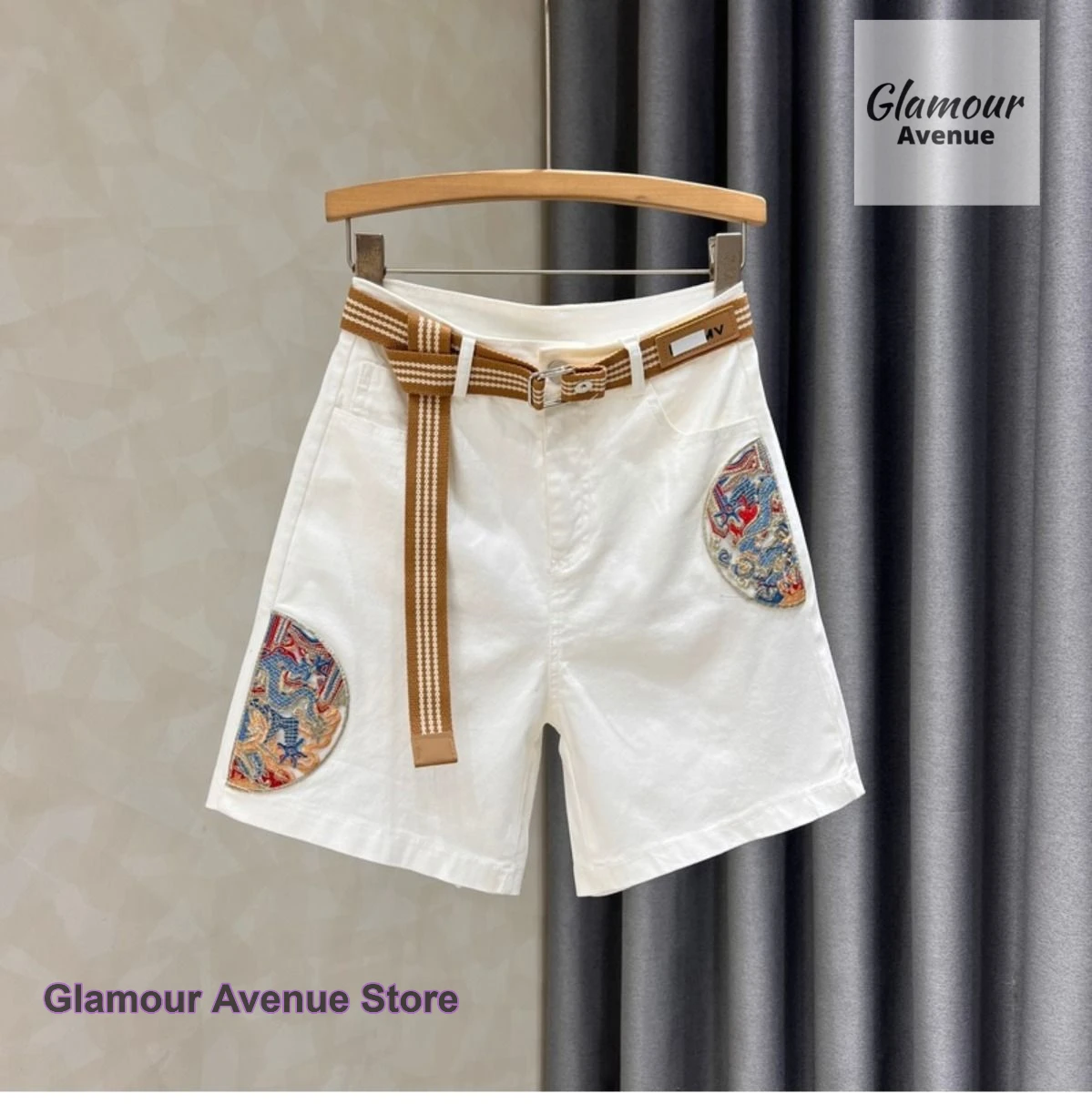 Retro ethnic embroidery white shorts female summer new fashion high waist slim Chinese style casual Joker straight pants.
Retro ethnic embroidery white shorts female summer new fashion high waist slim Chinese style casual Joker straight pants.