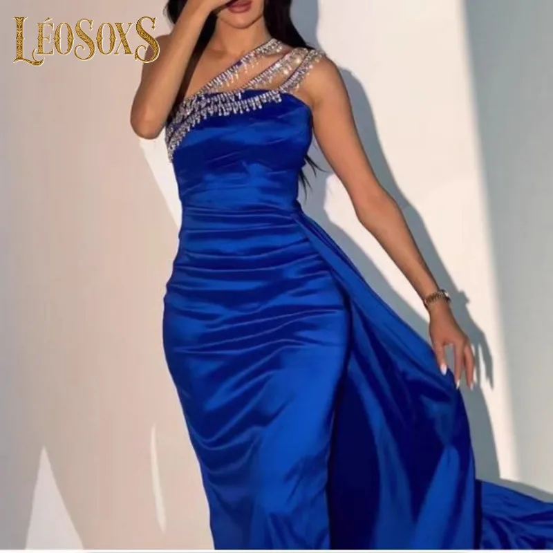 LEOSOXS Новое летнее женское сексуальное платье знаменитостей на одно плечо с бриллиантами, синее мини-облегающее бандажное платье, элегантный вечерний клубный наряд
LEOSOXS Новое летнее женское сексуальное платье знаменитостей на одно плечо с бриллиантами, синее мини-облегающее бандажное платье, элегантный вечерний клубный наряд