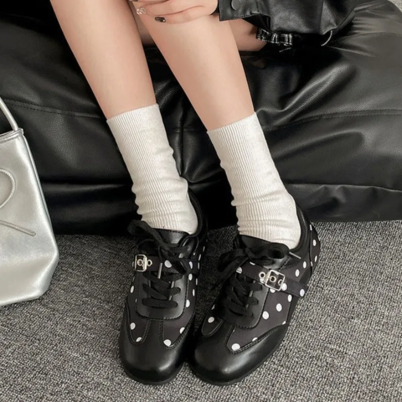 Retro Women's Shoes New Korean Version Casual Shoes for Woman Fashion Lace Moral Training Shoe Designer Shoes Zapatos De Mujer
Retro Women's Shoes New Korean Version Casual Shoes for Woman Fashion Lace Moral Training Shoe Designer Shoes Zapatos De Mujer
