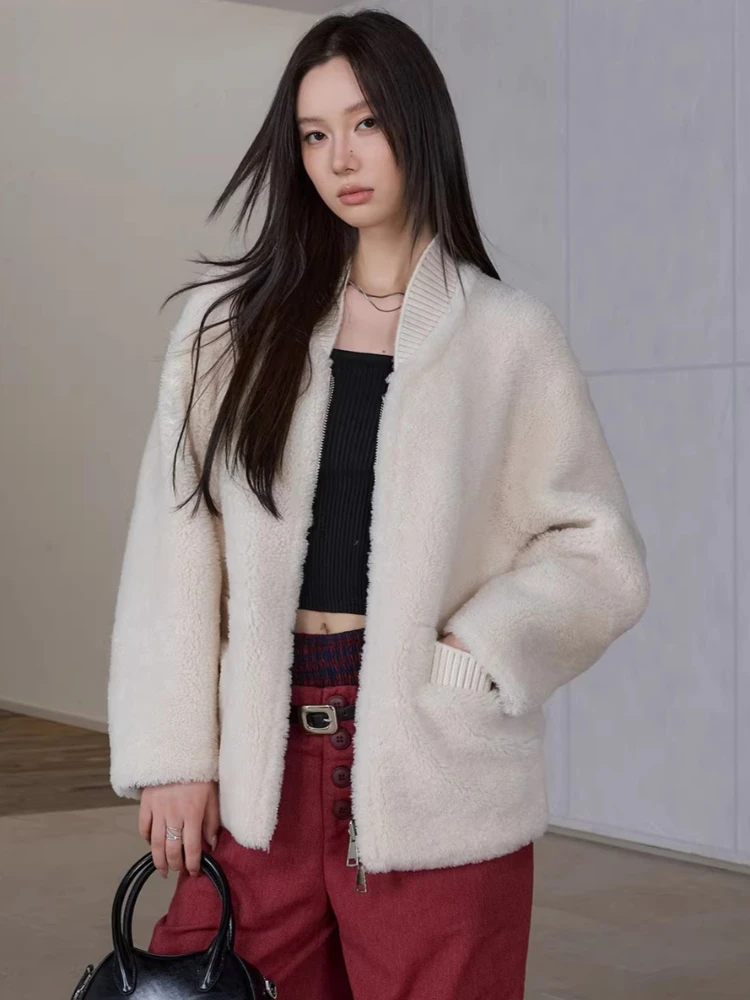High-end Luxury Merino Sheep Fur Lambswool Jackets for Women 2026 New Simple Stand Collar Winter Genuine Leather Real Fur Coat
High-end Luxury Merino Sheep Fur Lambswool Jackets for Women 2026 New Simple Stand Collar Winter Genuine Leather Real Fur Coat