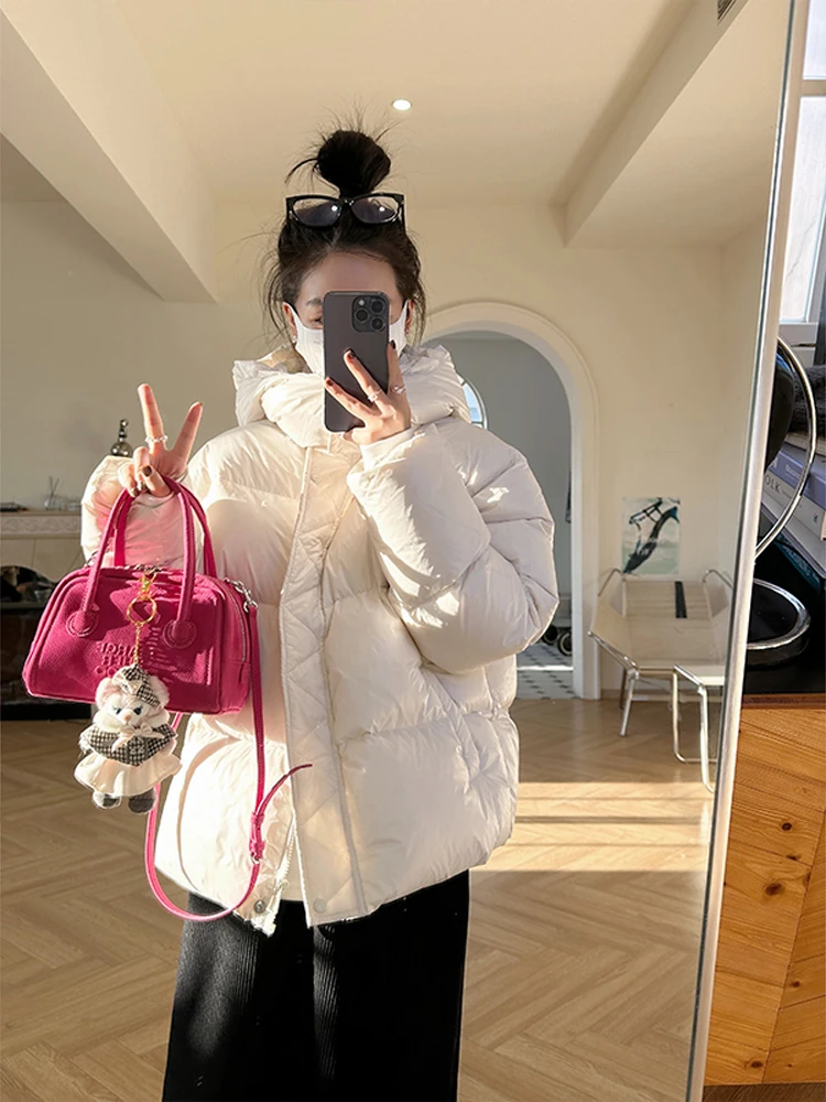 Kingsu ort White down Jaet Korean Sle Loose Fit Thiened 90% White Du Feather Hooded Bread Coat Women's Top
Kingsu ort White down Jaet Korean Sle Loose Fit Thiened 90% White Du Feather Hooded Bread Coat Women's Top