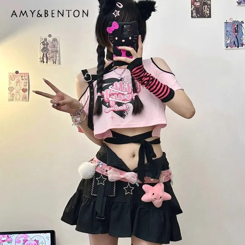 2025 New Japanese Subculture Millennial Style Hot Off-the-shoulder Love Summer Y2k Black Pink Strap Short Top T-shirt For Women
2025 New Japanese Subculture Millennial Style Hot Off-the-shoulder Love Summer Y2k Black Pink Strap Short Top T-shirt For Women