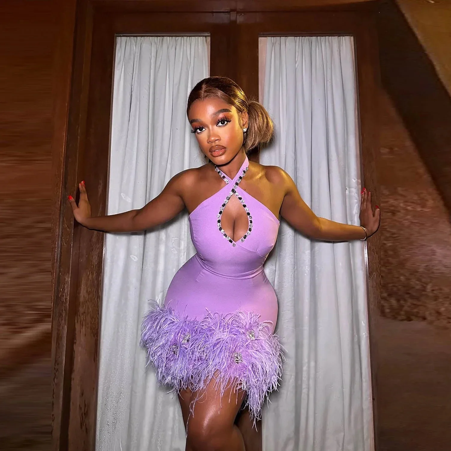 Мини-платье «Русалочка» с кристаллами и перьями, коктейльное, сексуальное, с открытыми плечами, черное, для девочек, на день рождения, для выпускного, на заказ
Мини-платье «Русалочка» с кристаллами и перьями, коктейльное, сексуальное, с открытыми плечами, черное, для девочек, на день рождения, для выпускного, на заказ