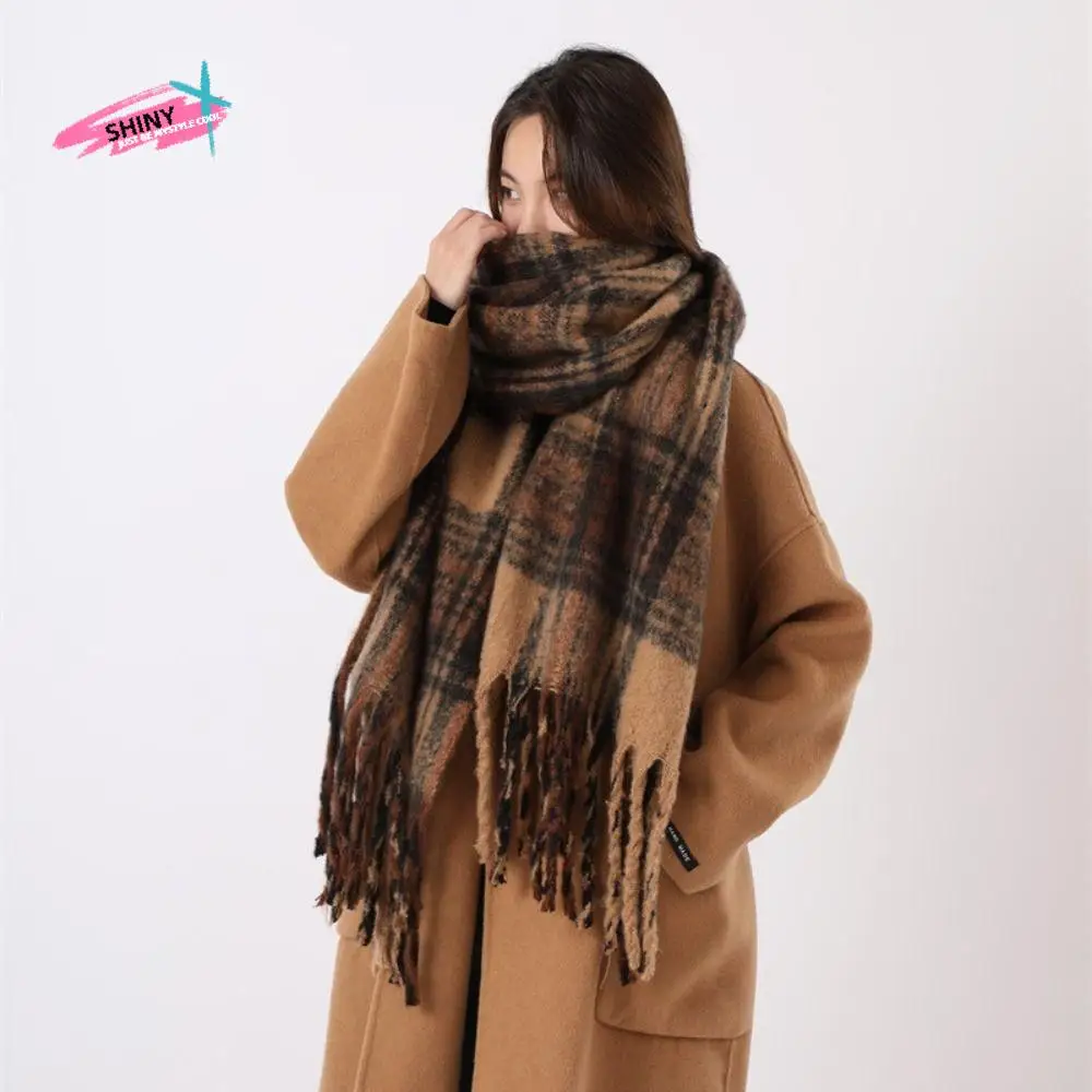 Простой шерстяной шарф в клетку из мохера с кисточками, утепленные зимние кашемировые шарфы, теплая плюшевая длинная шаль для студентов
Простой шерстяной шарф в клетку из мохера с кисточками, утепленные зимние кашемировые шарфы, теплая плюшевая длинная шаль для студентов