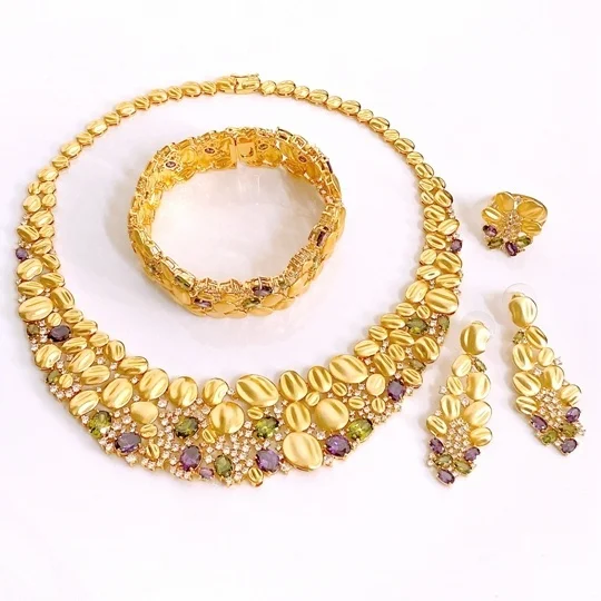 Ювелирный набор Yulaili Stud Colorful Leaves American Zirconia: роскошный, модный комплект с цирконием, включающий колье, браслет, серьги и кольцо для свадьбы.
Ювелирный набор Yulaili Stud Colorful Leaves American Zirconia: роскошный, модный комплект с цирконием, включающий колье, браслет, серьги и кольцо для свадьбы.