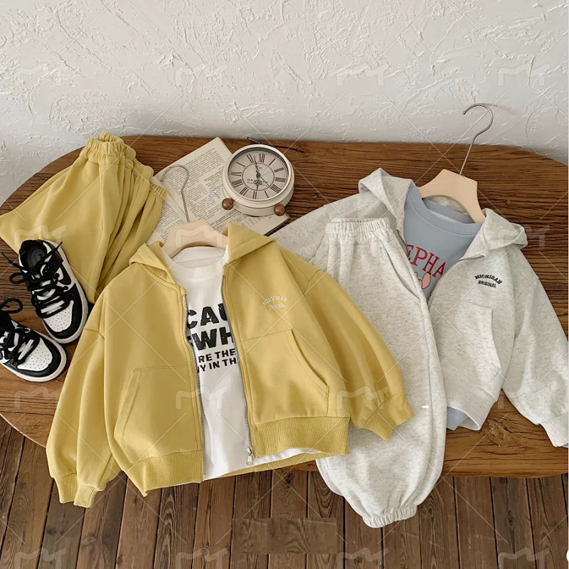 Spring Autumn Baby Boys Girls Embroidery Alphabet Zip Sweatshirt+Sweatpant Set School Kids 2PCS Tracksuit Children Outfit 2-10Yr
Spring Autumn Baby Boys Girls Embroidery Alphabet Zip Sweatshirt+Sweatpant Set School Kids 2PCS Tracksuit Children Outfit 2-10Yr