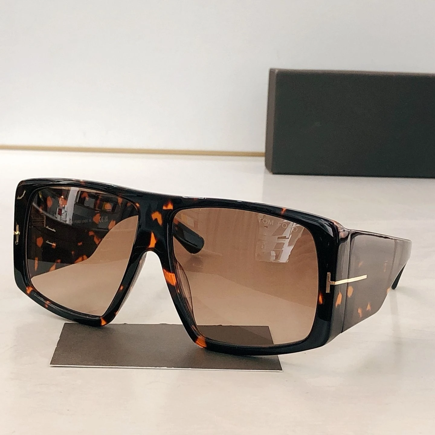 Новые модные женские солнцезащитные очки 2026 года с УФ-защитой, поляризационные, для вождения и путешествий
Новые модные женские солнцезащитные очки 2026 года с УФ-защитой, поляризационные, для вождения и путешествий