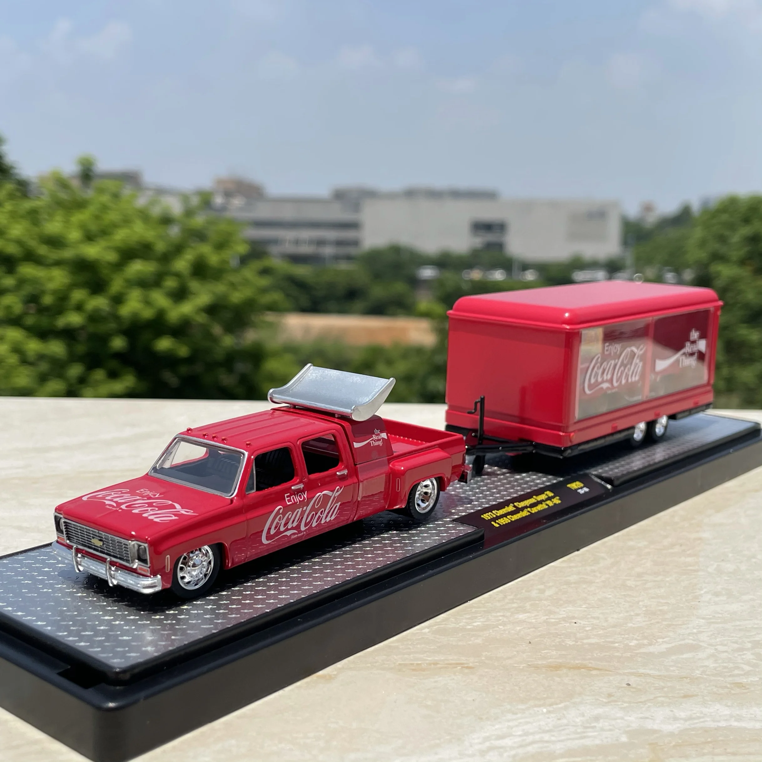 Diecast M2 1:64 Scale Chevrolet Pickup Trailer Set Static Alloy Car Model Collectible Toy Gift Souvenir Display Ornament
Diecast M2 1:64 Scale Chevrolet Pickup Trailer Set Static Alloy Car Model Collectible Toy Gift Souvenir Display Ornament