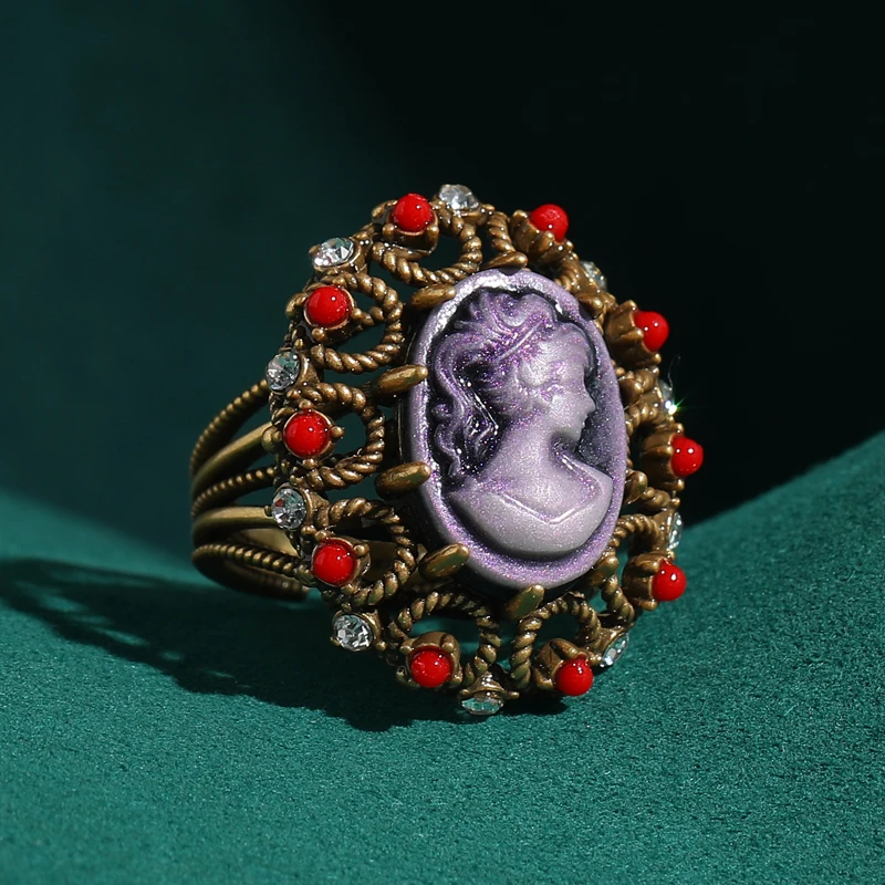 Vintage Cameo Natural Stone Beauty Face Ring Red Agate Beads Hollow Antique Gold Color Circles Designer Jewelry Engagement Charm
Vintage Cameo Natural Stone Beauty Face Ring Red Agate Beads Hollow Antique Gold Color Circles Designer Jewelry Engagement Charm