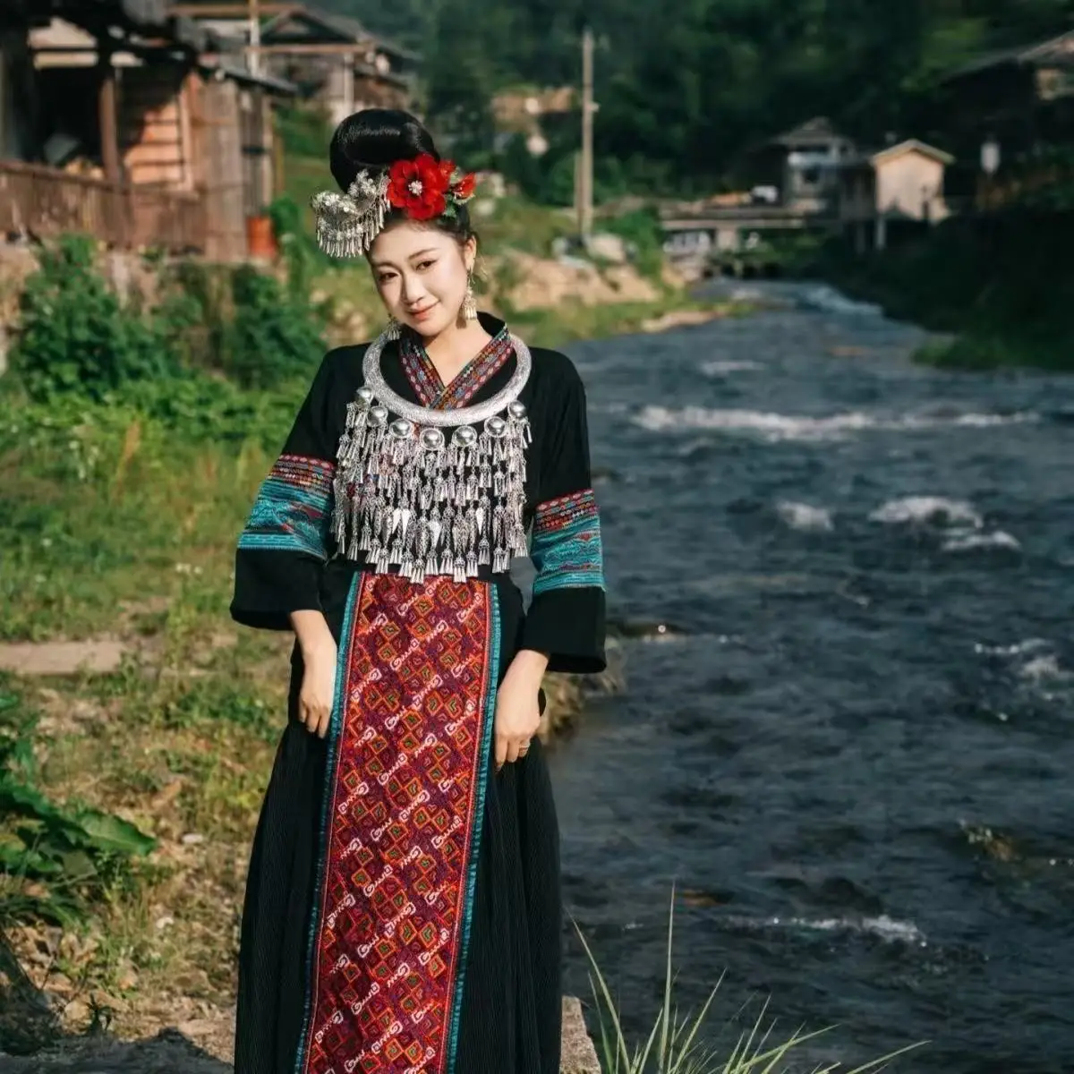 New Upgraded Hmong Costume Women's Traditional Chinese Embroidery Suits National Style Outdoor Photography Dance Clothinig
New Upgraded Hmong Costume Women's Traditional Chinese Embroidery Suits National Style Outdoor Photography Dance Clothinig